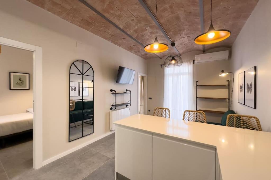 Bebarceloner Sants Apartments - 2 Bedrooms Экстерьер фото