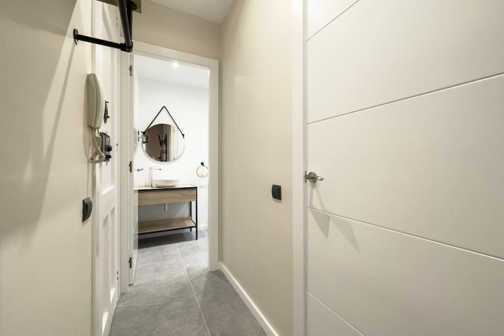 Bebarceloner Sants Apartments - 2 Bedrooms Экстерьер фото